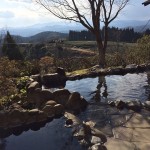 天気のいい日には桜島まで眺めることができる露天風呂、霧島市牧園町万善湯之谷「霧の里　本館」