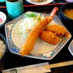 長崎県諫早市、庄屋森山店で「大海老フライとカキフライ定食」を食べる